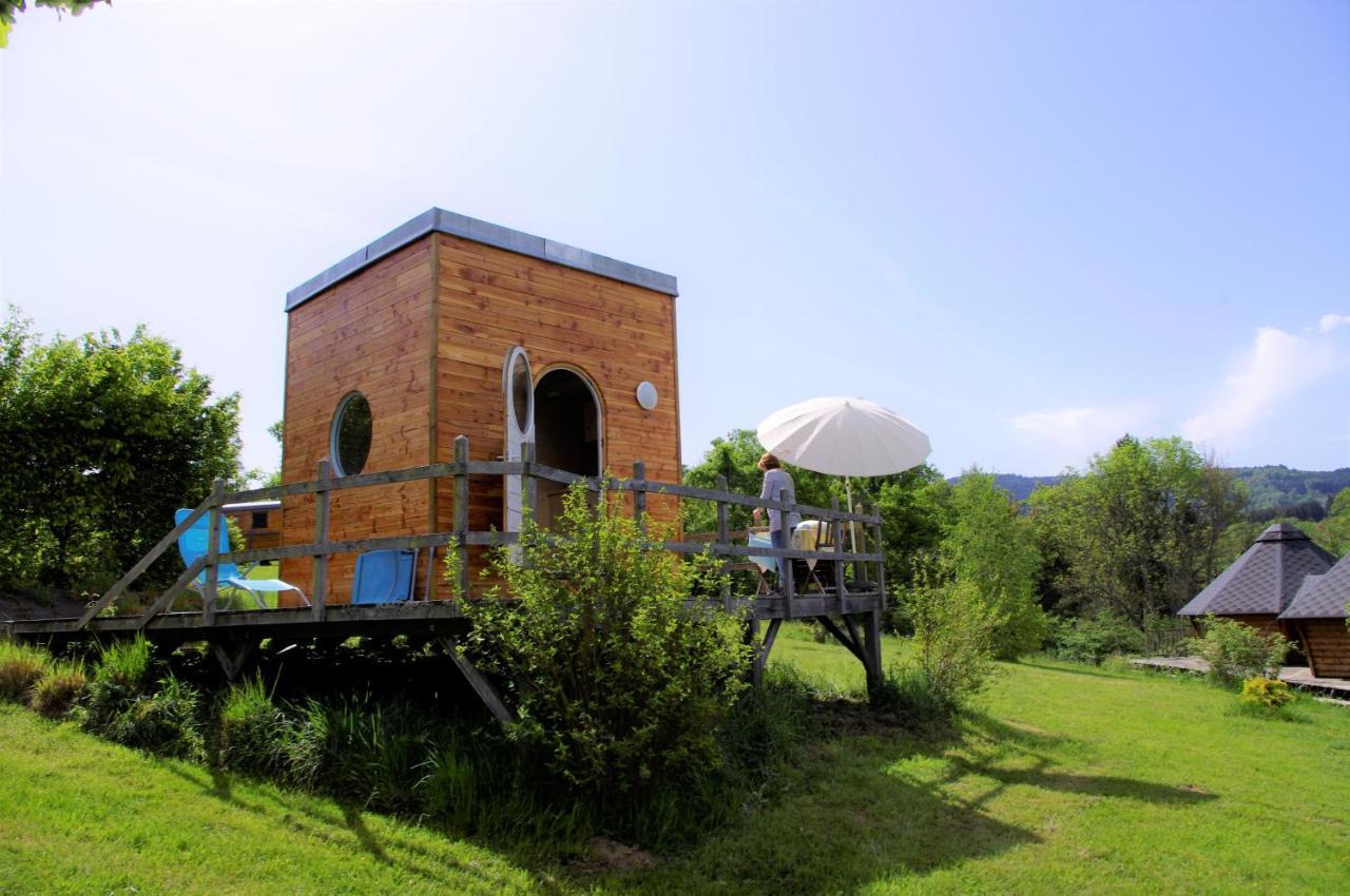 Gasthaus Les Roulottes Et Cabanes Du Livradois Cunlhat Exterior foto